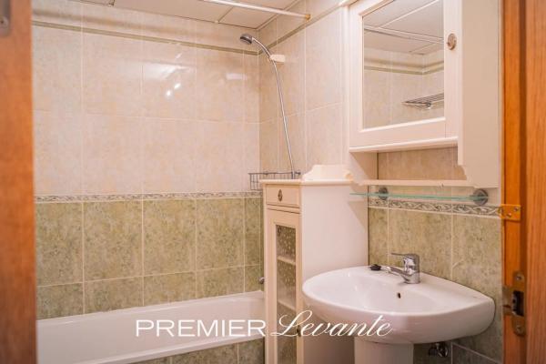 Piso en avenida Pintor Xavier Soler, 24