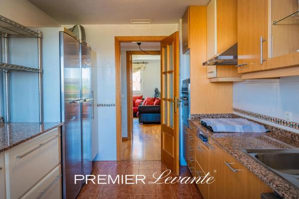 Piso en avenida Pintor Xavier Soler, 24