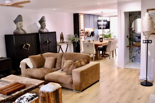 Chalet adosado en calle del Olimpo