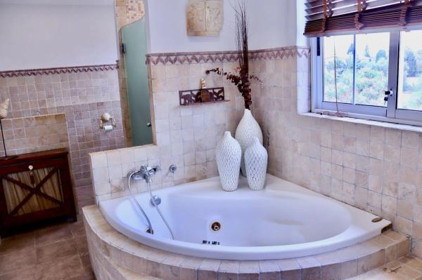 Chalet adosado en calle del Olimpo