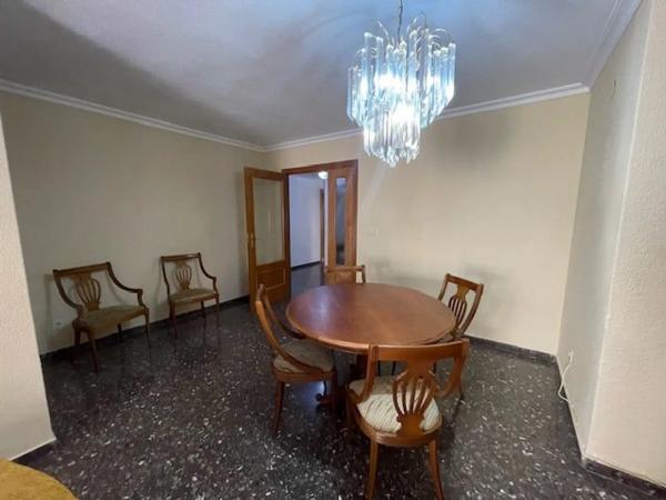 Piso en calle Pintor Cabrera