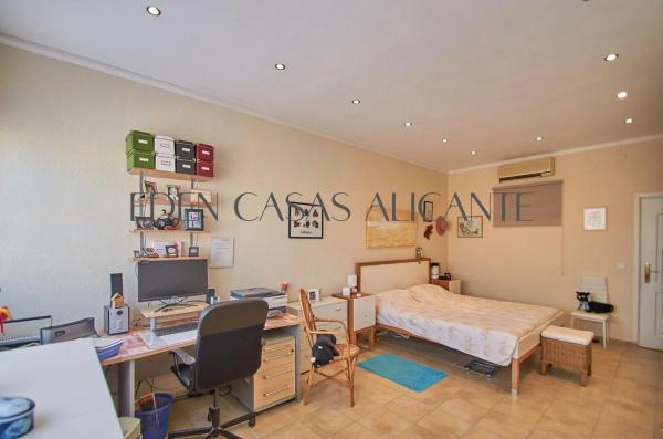 Chalet pareado en avenida Alcoy, 5 -45