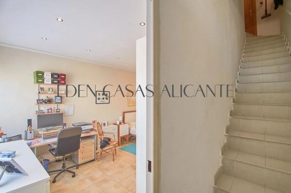 Chalet pareado en avenida Alcoy, 5 -45