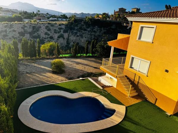 Casa independiente en calle Carrasqueta