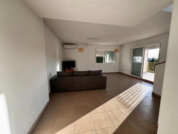 Casa independiente en calle Carrasqueta