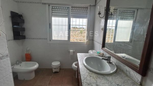 Casa independiente en calle de la Nandina