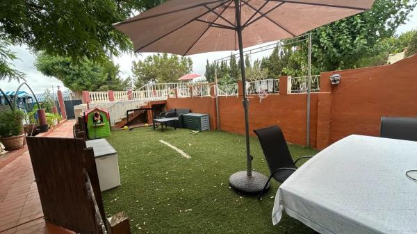 Casa independiente en calle de la Nandina