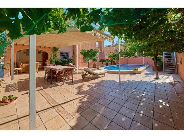 Casa independiente en calle d'Oriola