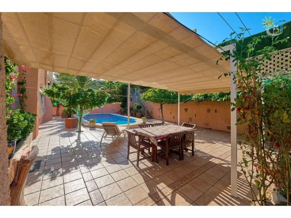 Casa independiente en calle d'Oriola