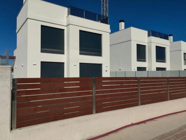 Casa independiente en calle Orión