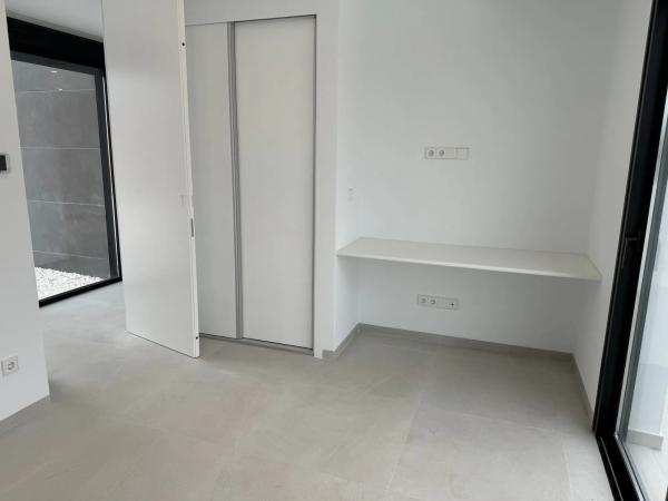 Casa independiente en calle Hernando de Soto, 32