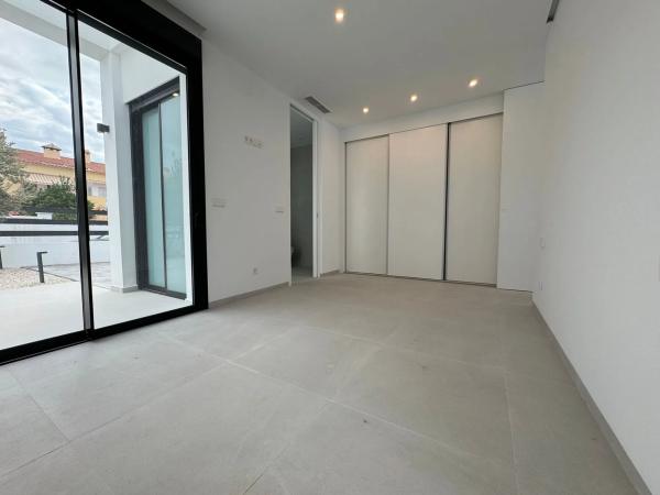 Casa independiente en calle Hernando de Soto, 32