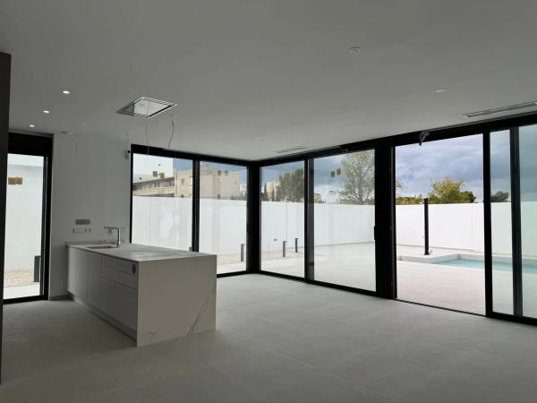 Casa independiente en calle Hernando de Soto, 32