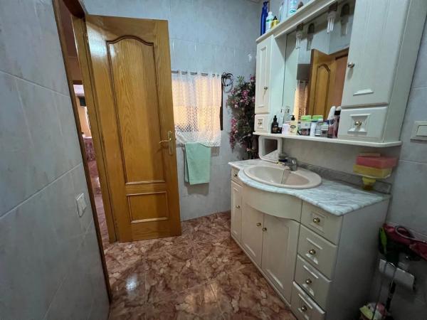 Chalet adosado en Cl Vg Mercedes