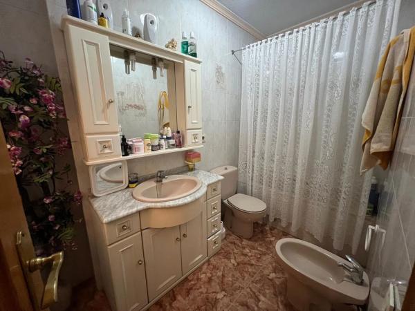 Chalet adosado en Cl Vg Mercedes