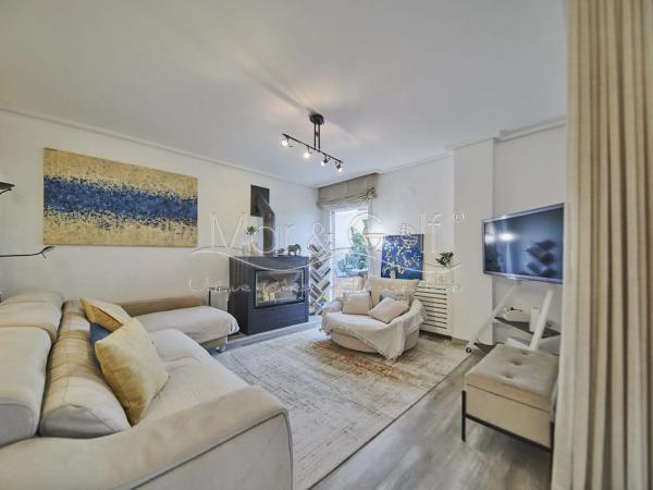 Chalet pareado en calle Pintor el Greco, 8