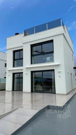 Casa independiente en calle de la Camamil la