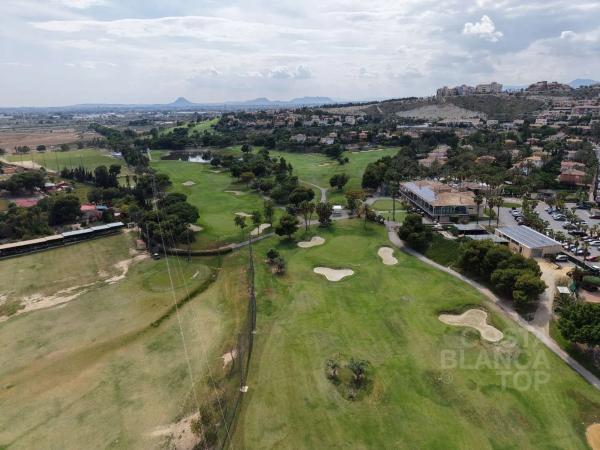 Casa independiente en calle de la Camamil la