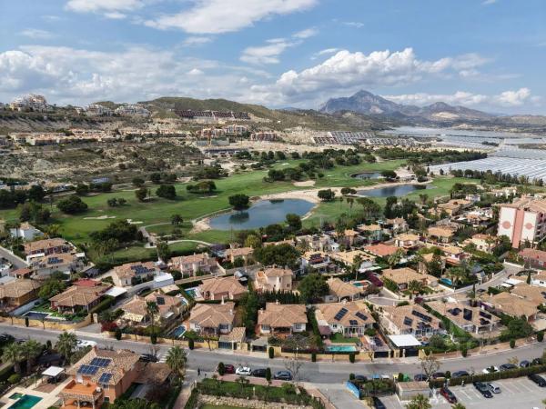 Casa independiente en calle de la Camamil la