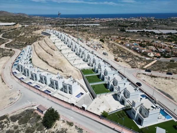 Casa independiente en calle de la Camamil la