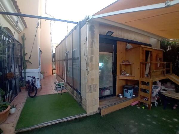 Chalet adosado en calle del Ressol