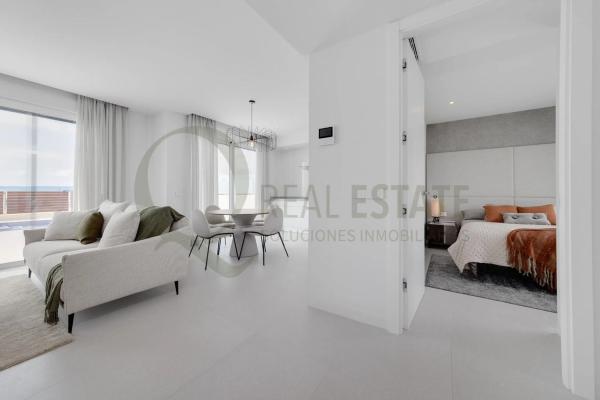 Casa independiente en calle Salvador y Vicente Perez Lledo