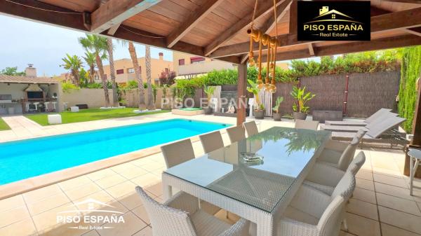 Casa independiente en Cl Centaure