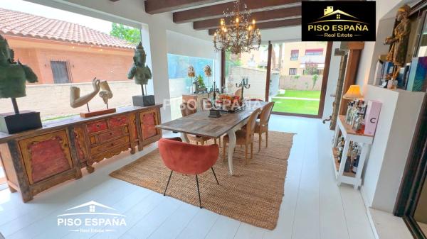 Casa independiente en Cl Centaure