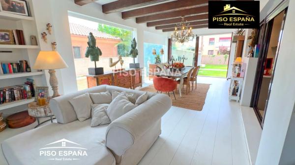 Casa independiente en Cl Centaure