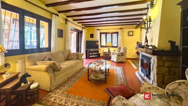 Casa independiente en calle Enric Arnaud