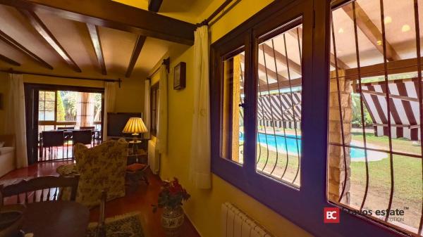 Casa independiente en calle Enric Arnaud