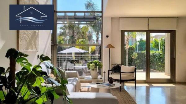 Casa independiente en calle de Centaure