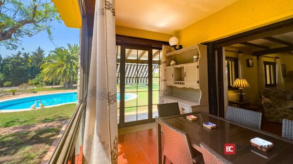 Casa independiente en calle Enric Arnaud