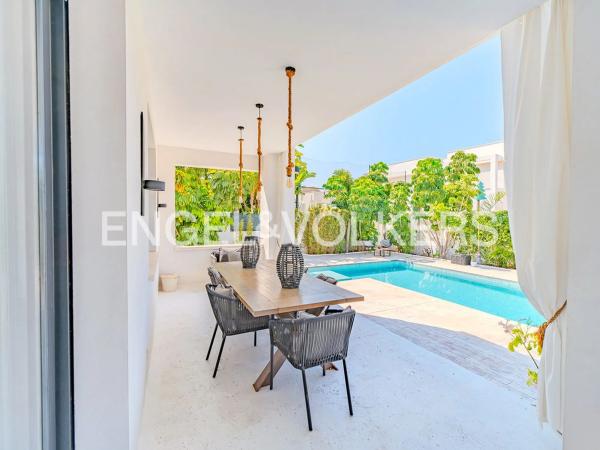 Casa independiente en calle la Font del Pouet