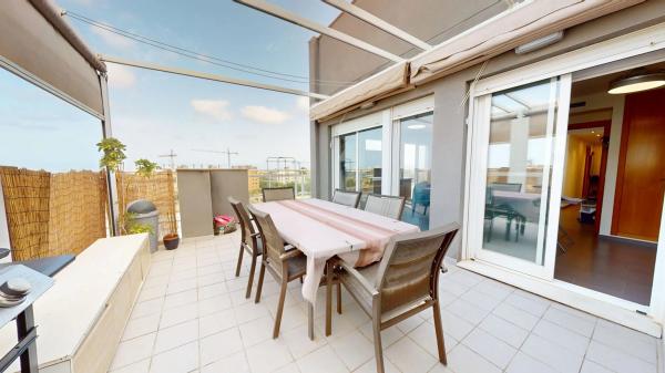 Ático en avenida Comunitat d'Aragó