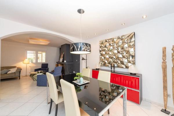 Casa independiente en calle Font del Salmitre