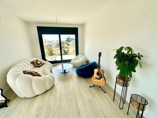 Piso en calle Pedagoga Amelia Asensi Beviá