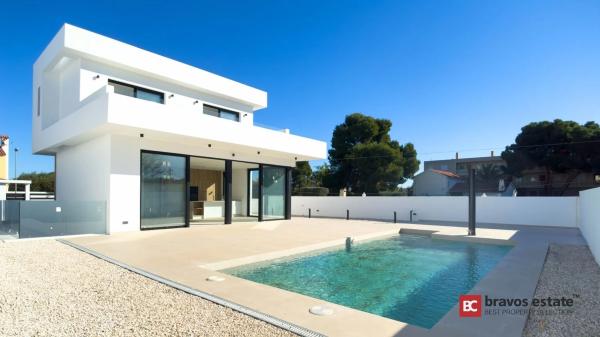 Casa independiente en calle José Pujalte