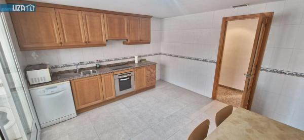 Chalet adosado en calle Pelayo, 10