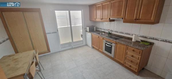 Chalet adosado en calle Pelayo, 10