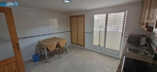 Chalet adosado en calle Pelayo, 10