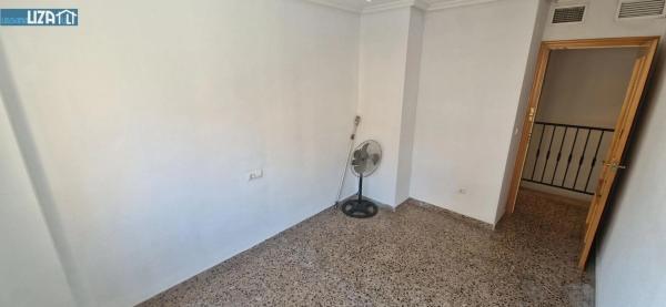 Chalet adosado en calle Pelayo, 10