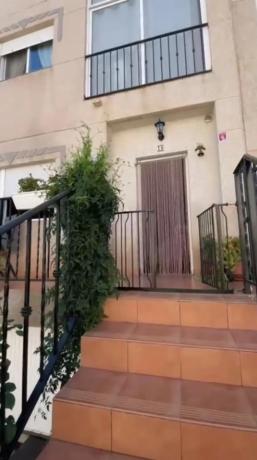 Chalet pareado en calle la Carrasqueta