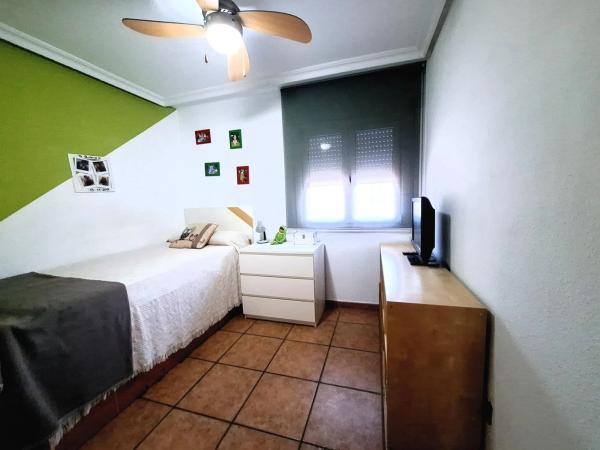 Chalet pareado en paseo los Rosales