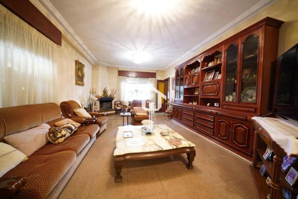 Casa independiente en calle Partida del Raspeig Polígono a