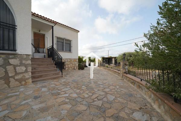 Casa independiente en calle Partida del Raspeig Polígono a