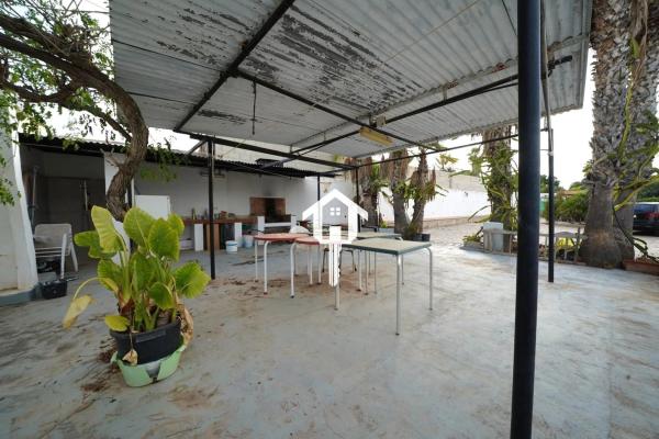 Casa independiente en calle Partida del Raspeig Polígono a