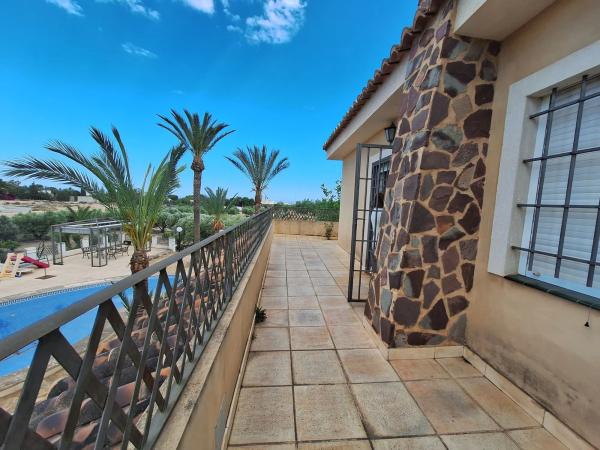 Casa independiente en calle Partida del Raspeig