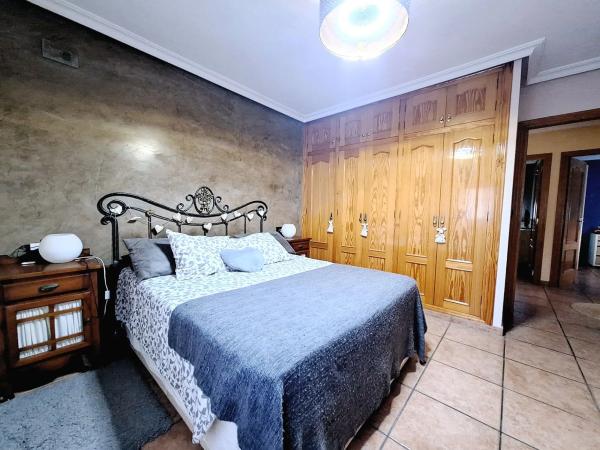 Chalet pareado en paseo los Rosales