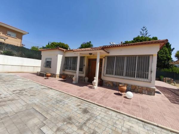 Casa independiente en calle Higuera